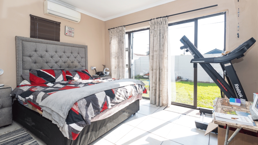 3 Bedroom Property for Sale in Peerless Park North Western Cape